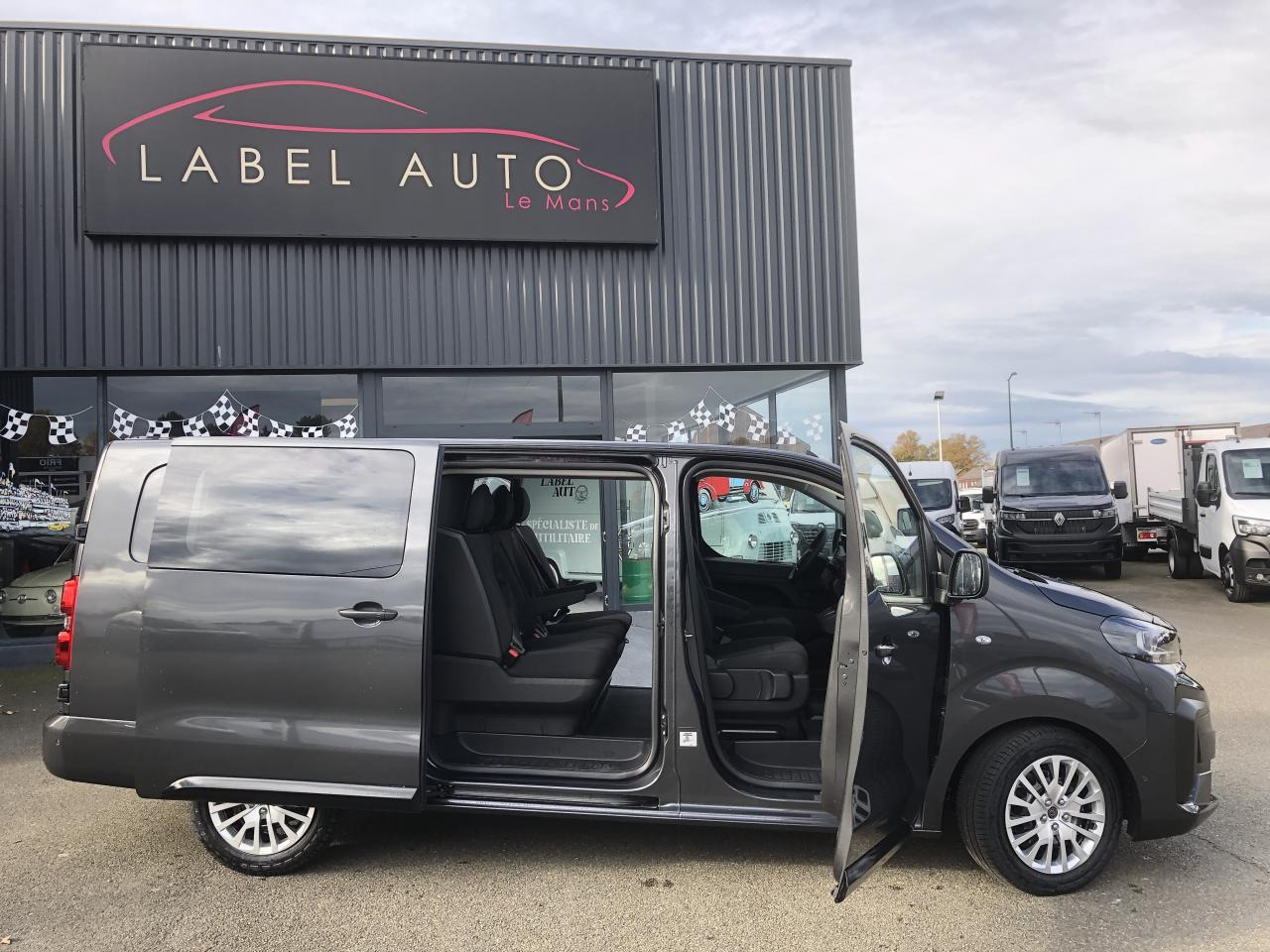 PEUGEOT Expert XL 2.0 BlueHDi - 180 S&S - BV EAT8 III CABINE APPROFONDIE Fourgon Cabine approfondie Fix - Суцільнометалевий фургон: фото 3 PEUGEOT Expert XL 2.0 BlueHDi - 180 S&S - BV EAT8 III CABINE APPROFONDIE Fourgon Cabine approfondie Fix - Суцільнометалевий фургон: фото 3