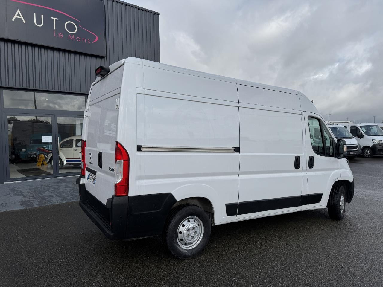 PEUGEOT boxer 333 L2H2 2.2 BLUEHDI S&S 140CH ASPHALT - Суцільнометалевий фургон: фото 5 PEUGEOT boxer 333 L2H2 2.2 BLUEHDI S&S 140CH ASPHALT - Суцільнометалевий фургон: фото 5