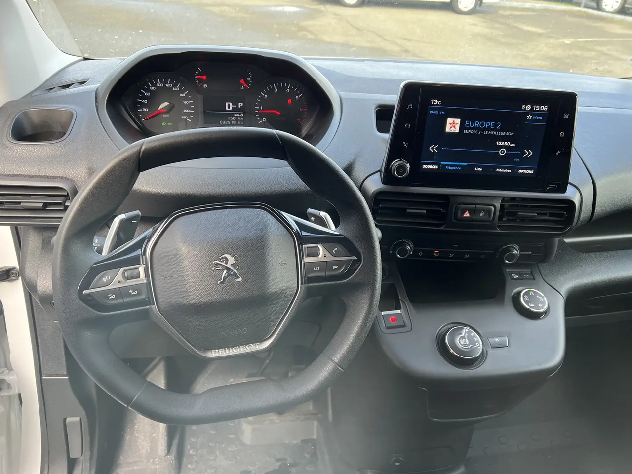 Peugeot Partner STANDARD 650KG BLUEHDI 130CH S&S ASPHALT EAT8 - Суцільнометалевий фургон: фото 4 Peugeot Partner STANDARD 650KG BLUEHDI 130CH S&S ASPHALT EAT8 - Суцільнометалевий фургон: фото 4