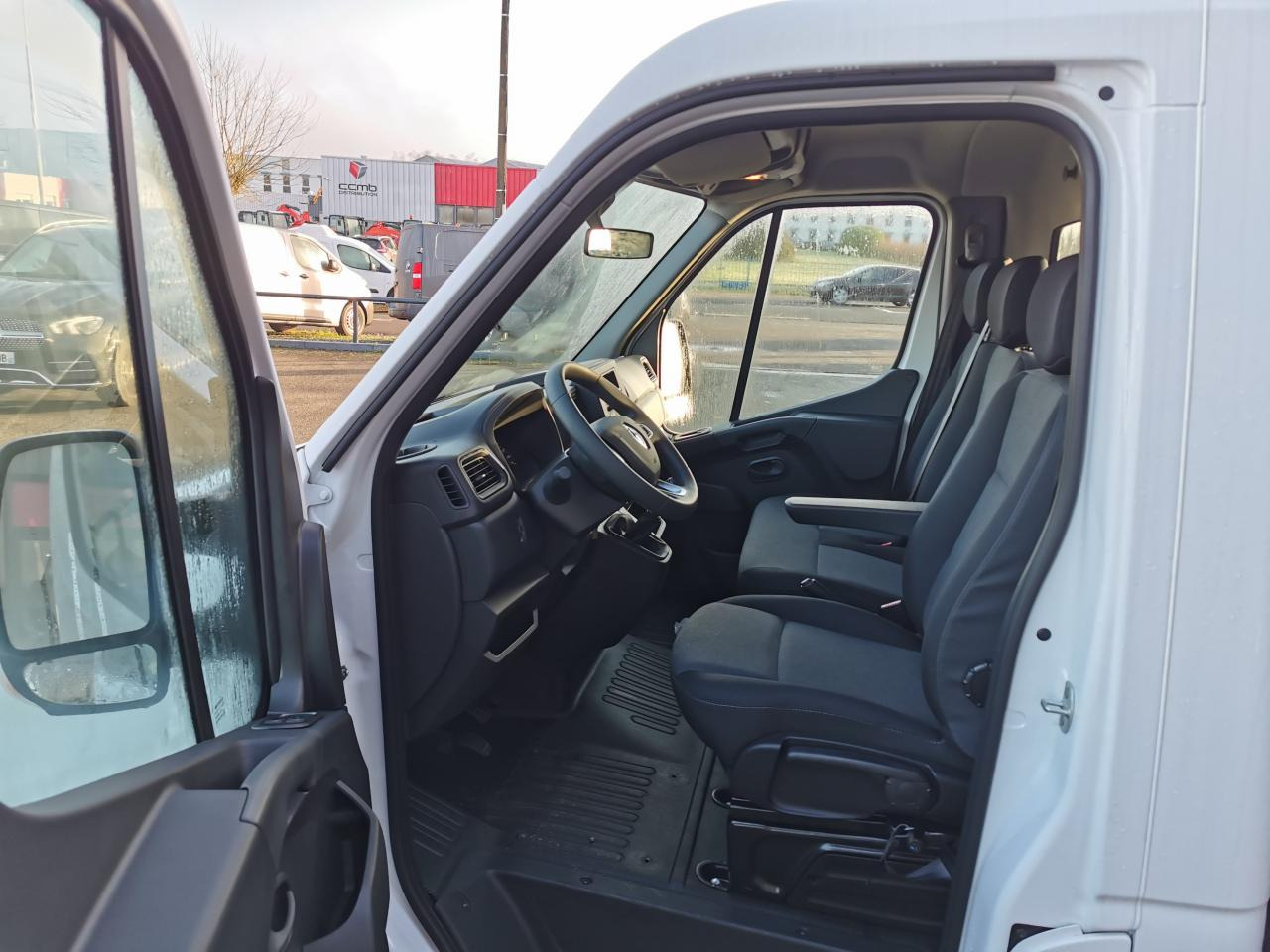 RENAULT Master Confort R3500RJ L3 2.3 dCi - 145  III TRANSPORTS SPECIFIQUES BENNE Benne Basculante + Coffre - Малотоннажний самоскид: фото 5 RENAULT Master Confort R3500RJ L3 2.3 dCi - 145  III TRANSPORTS SPECIFIQUES BENNE Benne Basculante + Coffre - Малотоннажний самоскид: фото 5