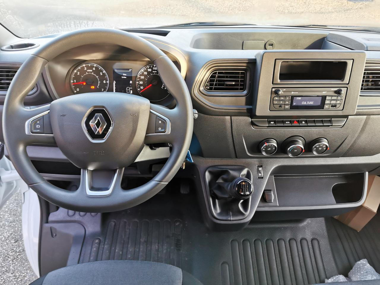 RENAULT Master Confort R3500RJ L3 2.3 dCi - 145  III TRANSPORTS SPECIFIQUES BENNE Benne Basculante + Coffre - Малотоннажний самоскид: фото 4 RENAULT Master Confort R3500RJ L3 2.3 dCi - 145  III TRANSPORTS SPECIFIQUES BENNE Benne Basculante + Coffre - Малотоннажний самоскид: фото 4