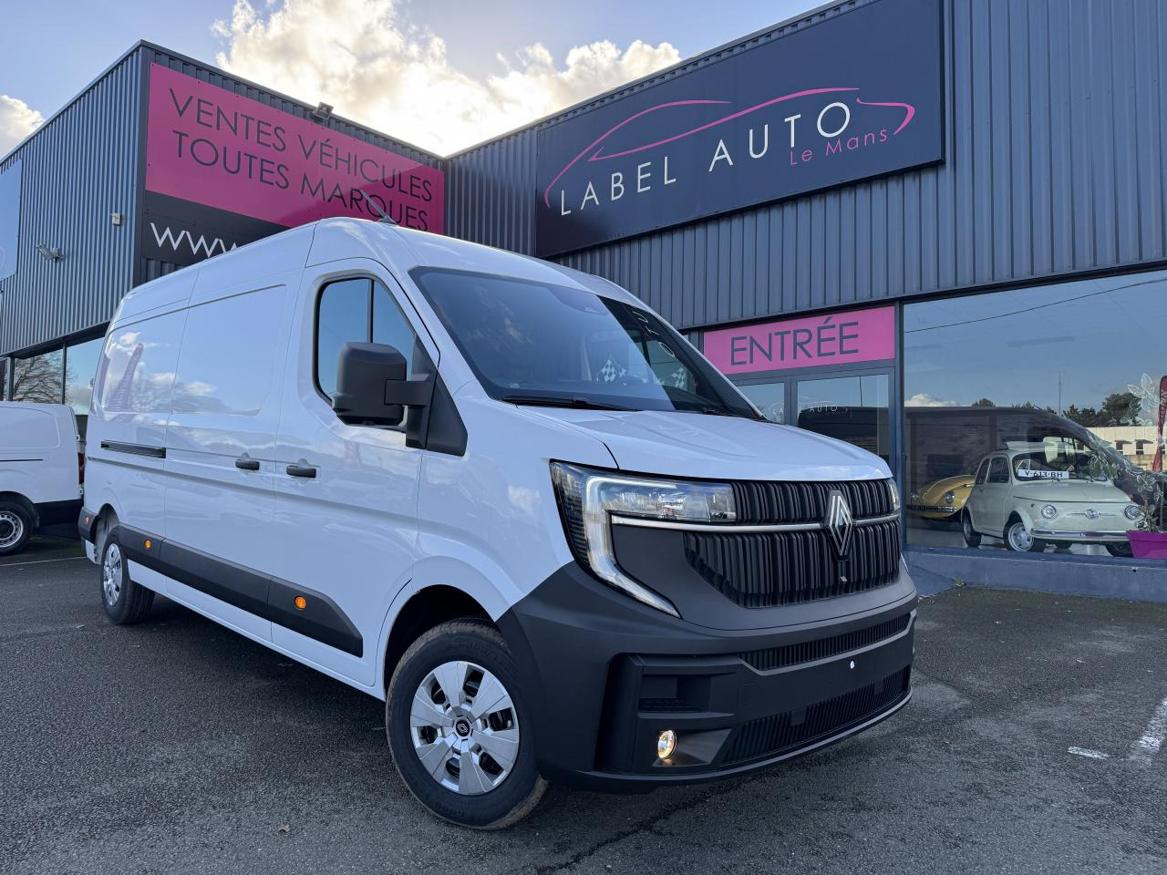 RENAULT Master Extra 3t5 L3H2 2.0 Blue dCi - 150 IV FOURGON Fourgon L3H2 Traction - Суцільнометалевий фургон: фото 1 RENAULT Master Extra 3t5 L3H2 2.0 Blue dCi - 150 IV FOURGON Fourgon L3H2 Traction - Суцільнометалевий фургон: фото 1