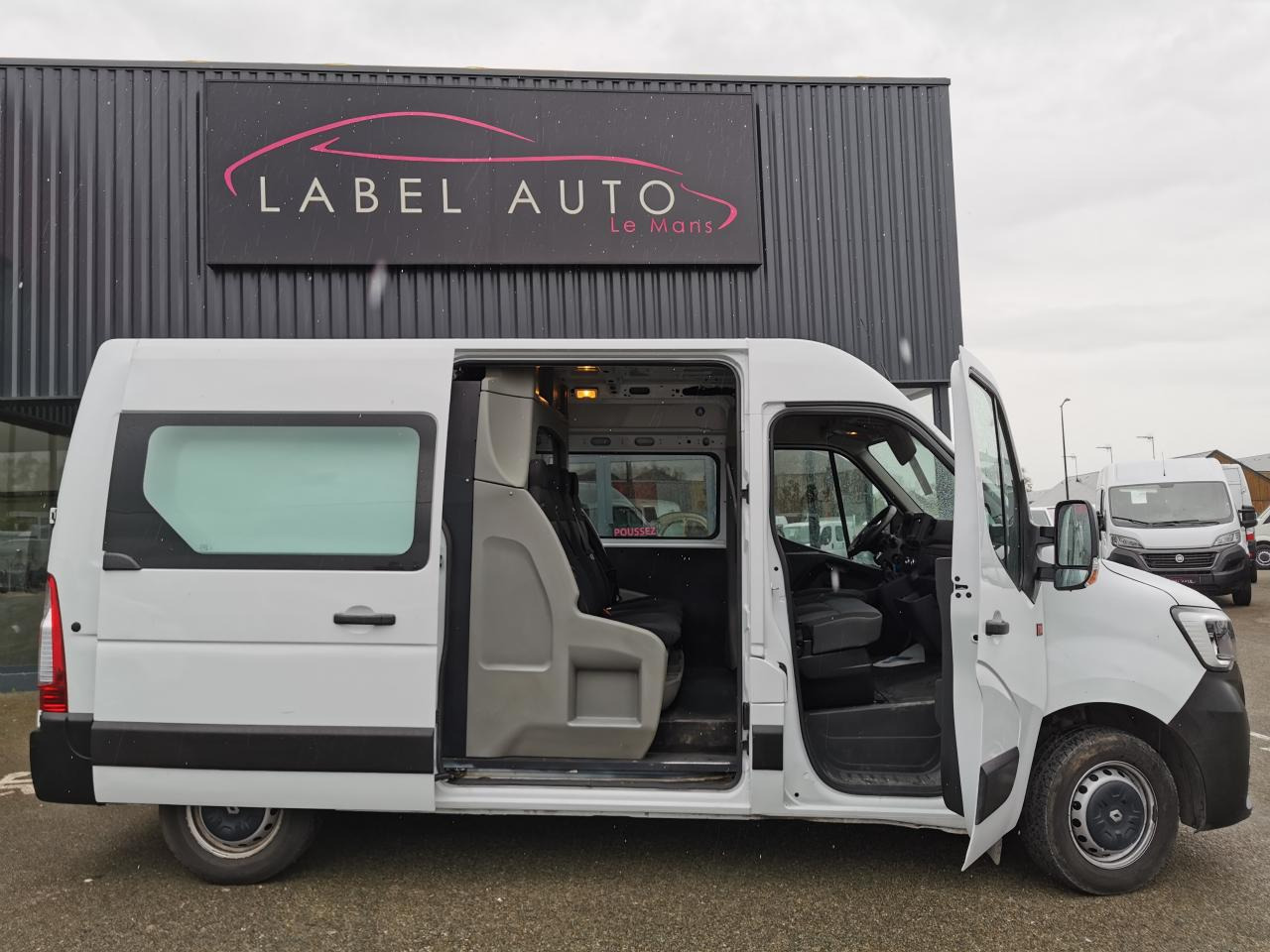 RENAULT Master Grand Confort F3500 L2H2 2.3 Blue dCi - 150 III CABINE APPROFONDIE Cabine approfondie L2H2 T - Суцільнометалевий фургон: фото 1 RENAULT Master Grand Confort F3500 L2H2 2.3 Blue dCi - 150 III CABINE APPROFONDIE Cabine approfondie L2H2 T - Суцільнометалевий фургон: фото 1
