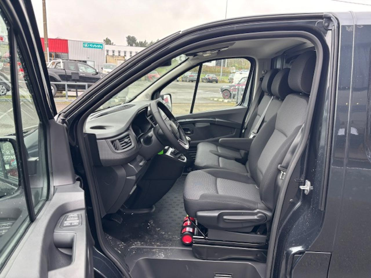 RENAULT TRAFIC 3T0 L1H1 2.0 DCI 150CH - Суцільнометалевий фургон: фото 5 RENAULT TRAFIC 3T0 L1H1 2.0 DCI 150CH - Суцільнометалевий фургон: фото 5