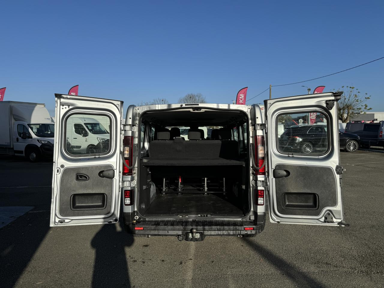 RENAULT Trafic L2 2.0 Energy dCi - 150 - S&S III COMBI Combi Zen L2H1 PHASE 3 - Вантажопасажирський фургон: фото 4 RENAULT Trafic L2 2.0 Energy dCi - 150 - S&S III COMBI Combi Zen L2H1 PHASE 3 - Вантажопасажирський фургон: фото 4