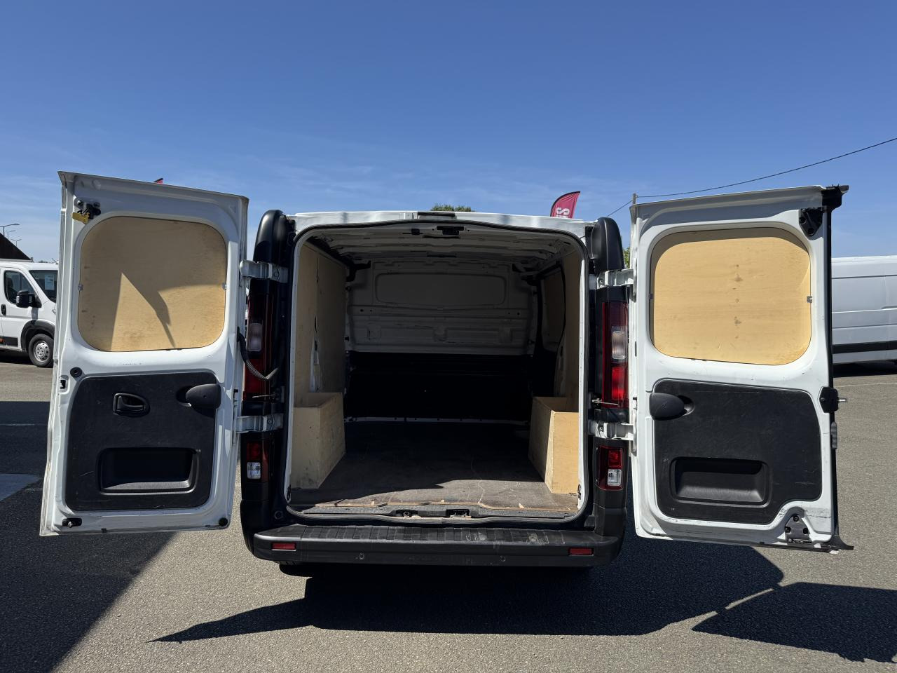 RENAULT trafic L1H1 2T8 2.0 BLUE DCI 130CH GRAND CONFORT - Суцільнометалевий фургон: фото 2 RENAULT trafic L1H1 2T8 2.0 BLUE DCI 130CH GRAND CONFORT - Суцільнометалевий фургон: фото 2