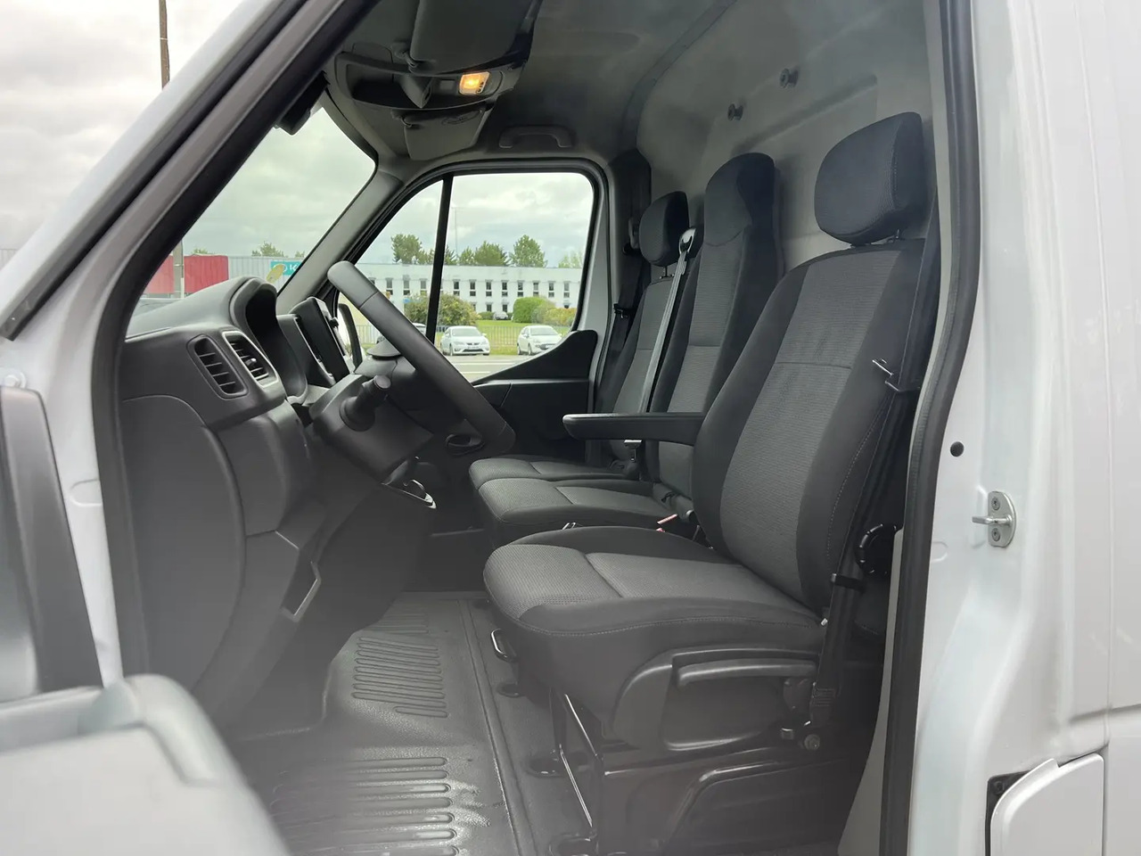 Renault Master F3300 L2H2 2.3 DCI 135CH GRAND CONFORT E6 - Суцільнометалевий фургон: фото 5 Renault Master F3300 L2H2 2.3 DCI 135CH GRAND CONFORT E6 - Суцільнометалевий фургон: фото 5