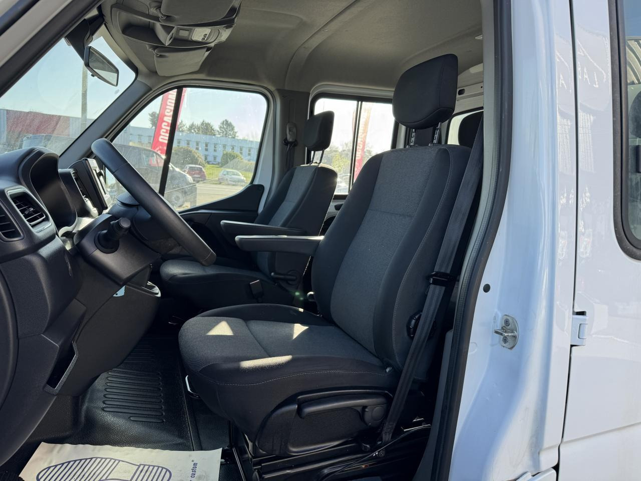 Renault Master RENAULT 3T5 BENNE + COFFRE RJ DOUBLE CABINE 6 PL 2.3 DCI 130 CH CONFORT + GPS + REGUL + CLIM - Малотоннажний самоскид: фото 4 Renault Master RENAULT 3T5 BENNE + COFFRE RJ DOUBLE CABINE 6 PL 2.3 DCI 130 CH CONFORT + GPS + REGUL + CLIM - Малотоннажний самоскид: фото 4