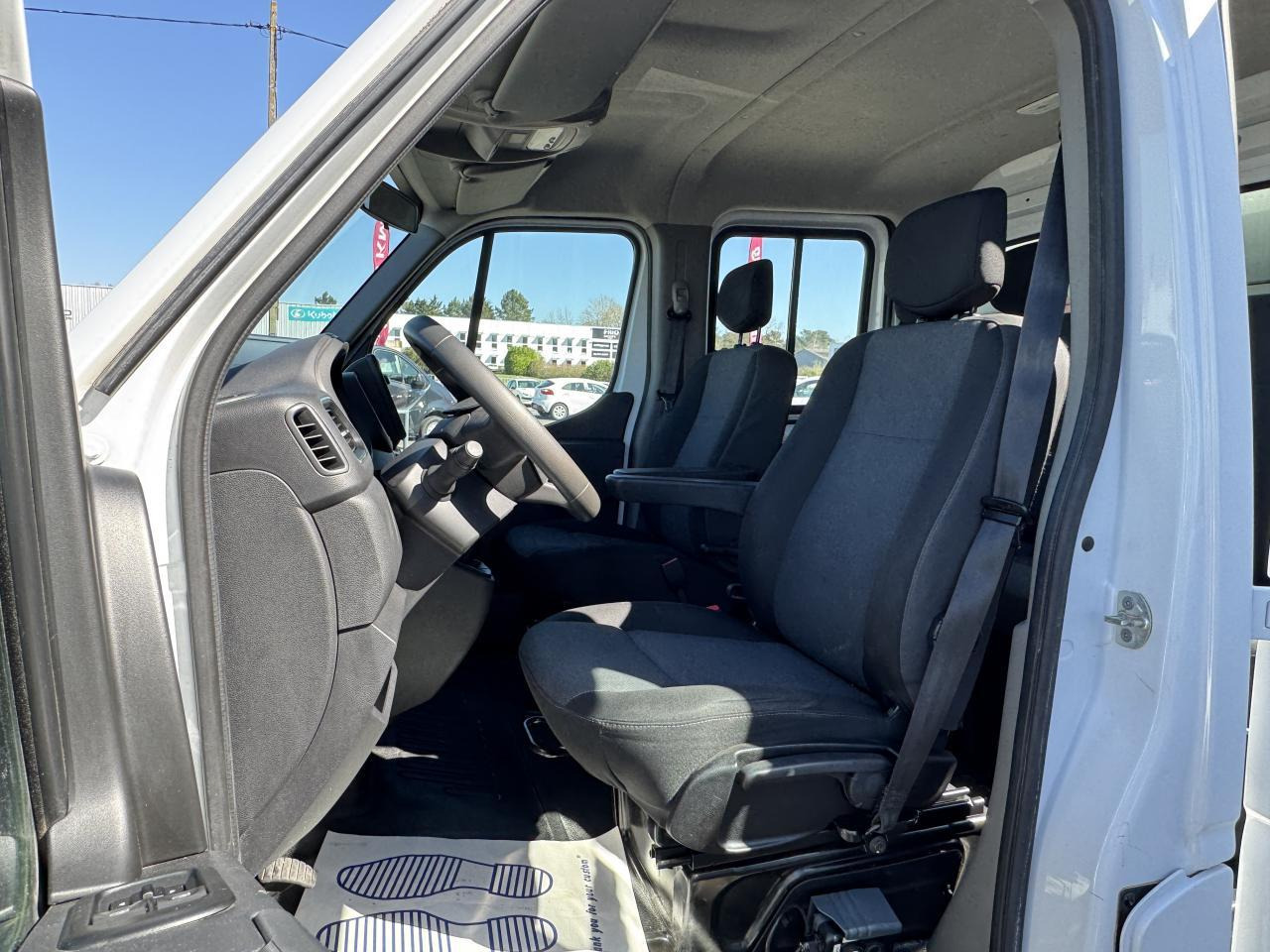 Renault Master RENAULT 3T5 BENNE + COFFRE RJ DOUBLE CABINE 6 PL 2.3 DCI 130 CH CONFORT + GPS + REGUL + CLIM - Малотоннажний самоскид: фото 4 Renault Master RENAULT 3T5 BENNE + COFFRE RJ DOUBLE CABINE 6 PL 2.3 DCI 130 CH CONFORT + GPS + REGUL + CLIM - Малотоннажний самоскид: фото 4
