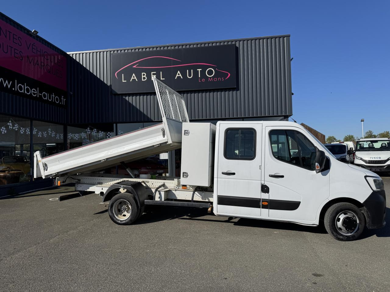 Renault Master combi RENAULT 3T5 BENNE + COFFRE RJ DOUBLE CABINE 6 PL 2.3 DCI 130 CH CONFORT + GPS + REGUL + CLIM - Малотоннажний самоскид: фото 1 Renault Master combi RENAULT 3T5 BENNE + COFFRE RJ DOUBLE CABINE 6 PL 2.3 DCI 130 CH CONFORT + GPS + REGUL + CLIM - Малотоннажний самоскид: фото 1