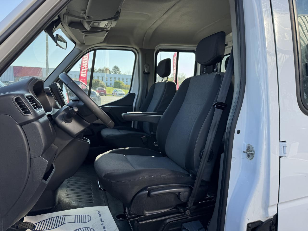 Renault Master combi RENAULT 3T5 BENNE + COFFRE RJ DOUBLE CABINE 6 PL 2.3 DCI 130 CH CONFORT + GPS + REGUL + CLIM - Малотоннажний самоскид: фото 4 Renault Master combi RENAULT 3T5 BENNE + COFFRE RJ DOUBLE CABINE 6 PL 2.3 DCI 130 CH CONFORT + GPS + REGUL + CLIM - Малотоннажний самоскид: фото 4