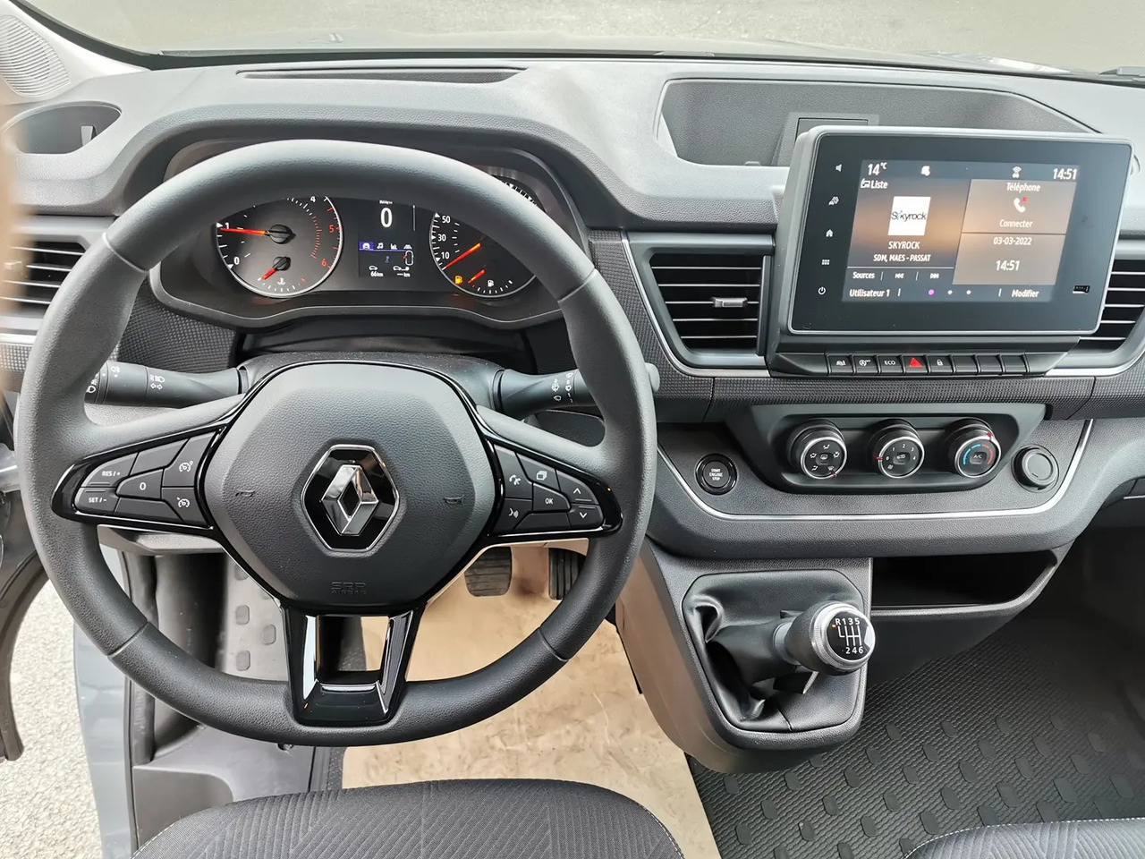 Renault Trafic L1H1 2T8 2.0 BLUE DCI 130CH GRAND CONFORT - Суцільнометалевий фургон: фото 4 Renault Trafic L1H1 2T8 2.0 BLUE DCI 130CH GRAND CONFORT - Суцільнометалевий фургон: фото 4