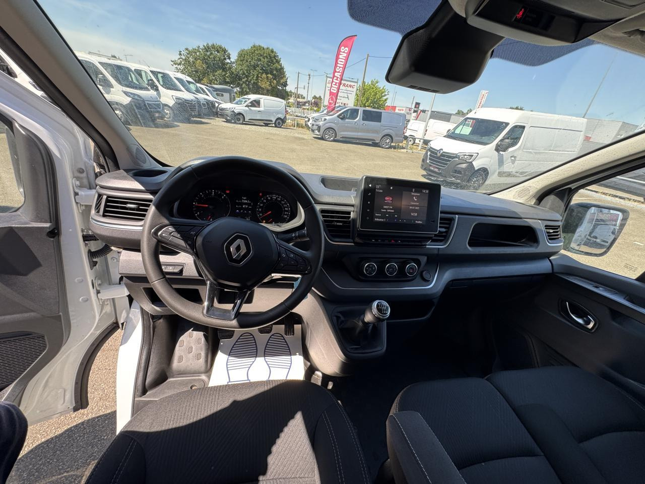 Renault Trafic L1H1 2T8 2.0 BLUE DCI 130CH GRAND CONFORT - Суцільнометалевий фургон: фото 3 Renault Trafic L1H1 2T8 2.0 BLUE DCI 130CH GRAND CONFORT - Суцільнометалевий фургон: фото 3