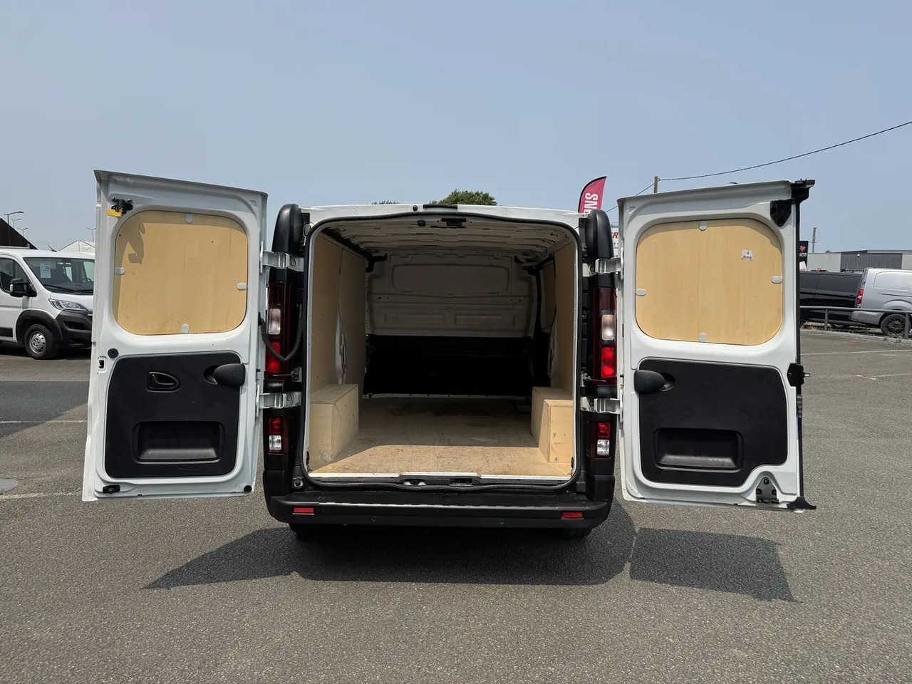 Renault Trafic L2H1 3T 2.0 BLUE DCI 130CH GRAND CONFORT - Суцільнометалевий фургон: фото 2 Renault Trafic L2H1 3T 2.0 BLUE DCI 130CH GRAND CONFORT - Суцільнометалевий фургон: фото 2