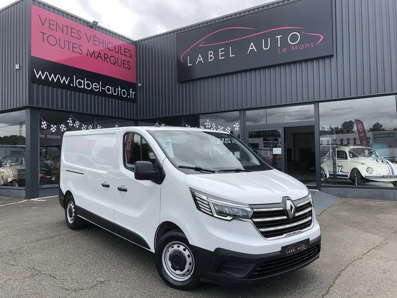 Renault Trafic L2H1 3T 2.0 BLUE DCI 130CH GRAND CONFORT - Суцільнометалевий фургон: фото 1 Renault Trafic L2H1 3T 2.0 BLUE DCI 130CH GRAND CONFORT - Суцільнометалевий фургон: фото 1