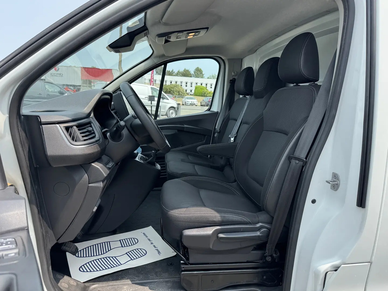 Renault Trafic L2H1 3T 2.0 BLUE DCI 130CH GRAND CONFORT - Суцільнометалевий фургон: фото 4 Renault Trafic L2H1 3T 2.0 BLUE DCI 130CH GRAND CONFORT - Суцільнометалевий фургон: фото 4