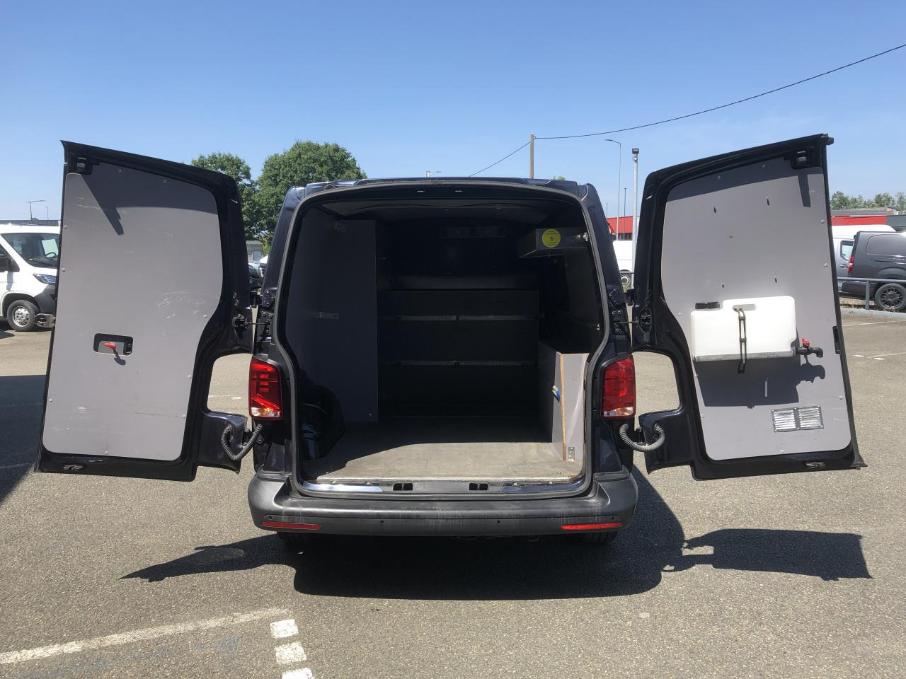 VOLKSWAGEN transporter 2.8T L1H1 2.0 TDI 150CH BUSINESS DSG7 - Суцільнометалевий фургон: фото 2 VOLKSWAGEN transporter 2.8T L1H1 2.0 TDI 150CH BUSINESS DSG7 - Суцільнометалевий фургон: фото 2