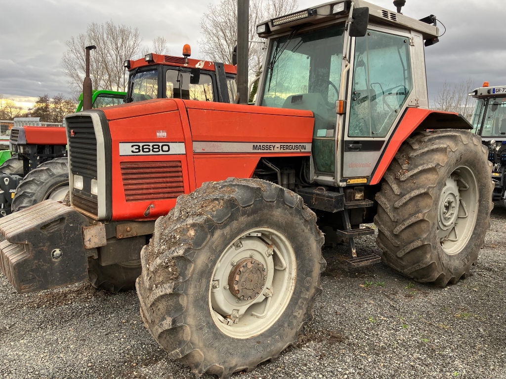 Massey Ferguson 3680 - Трактор: фото 1 Massey Ferguson 3680 - Трактор: фото 1