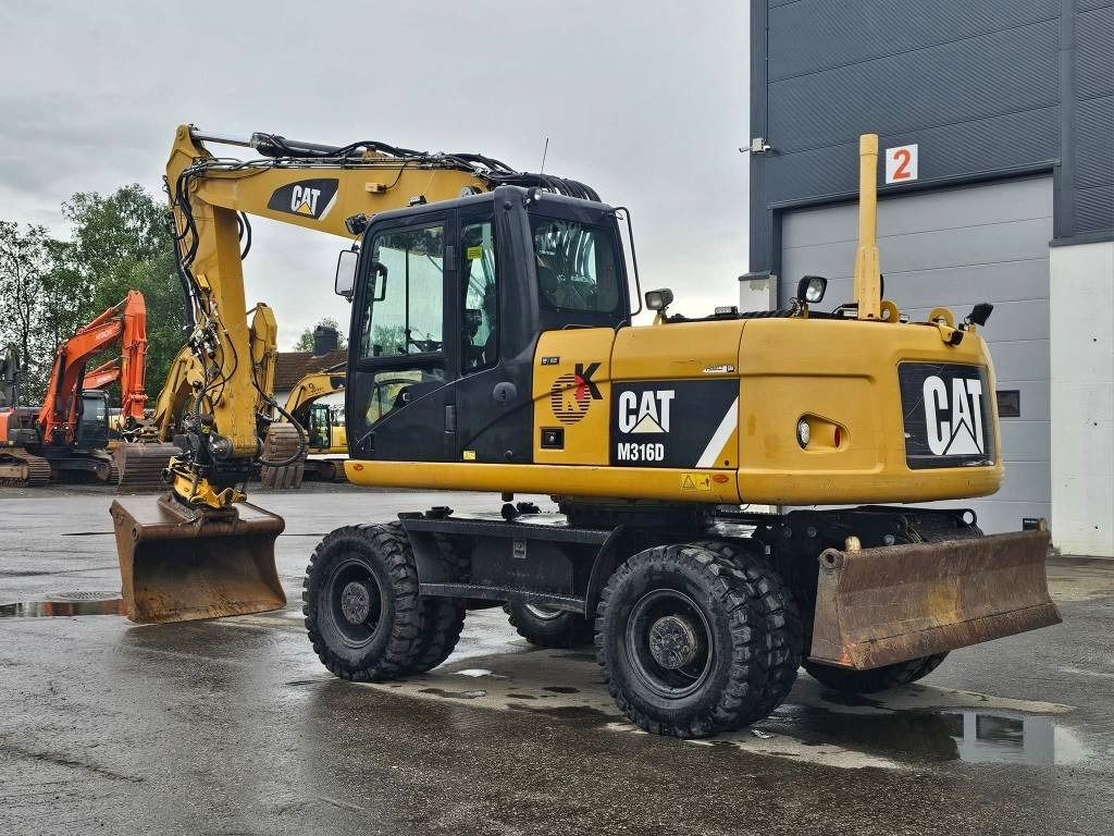 CAT M 316 D - Колісний екскаватор: фото 3 CAT M 316 D - Колісний екскаватор: фото 3