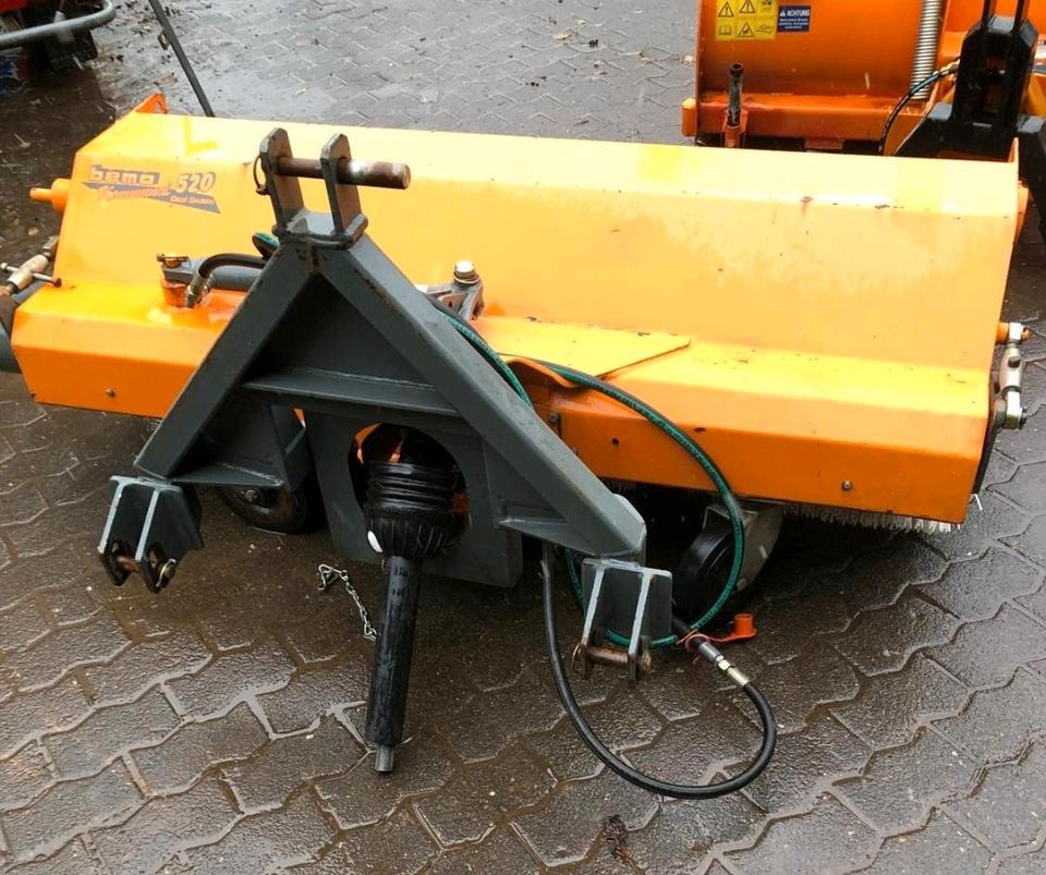 Bemo Dual 520 Typ 1550 Kehrmaschine Kehrbesen für Kleintraktor Iseki Kubota Fendt - Щітка дорожня: фото 4 Bemo Dual 520 Typ 1550 Kehrmaschine Kehrbesen für Kleintraktor Iseki Kubota Fendt - Щітка дорожня: фото 4