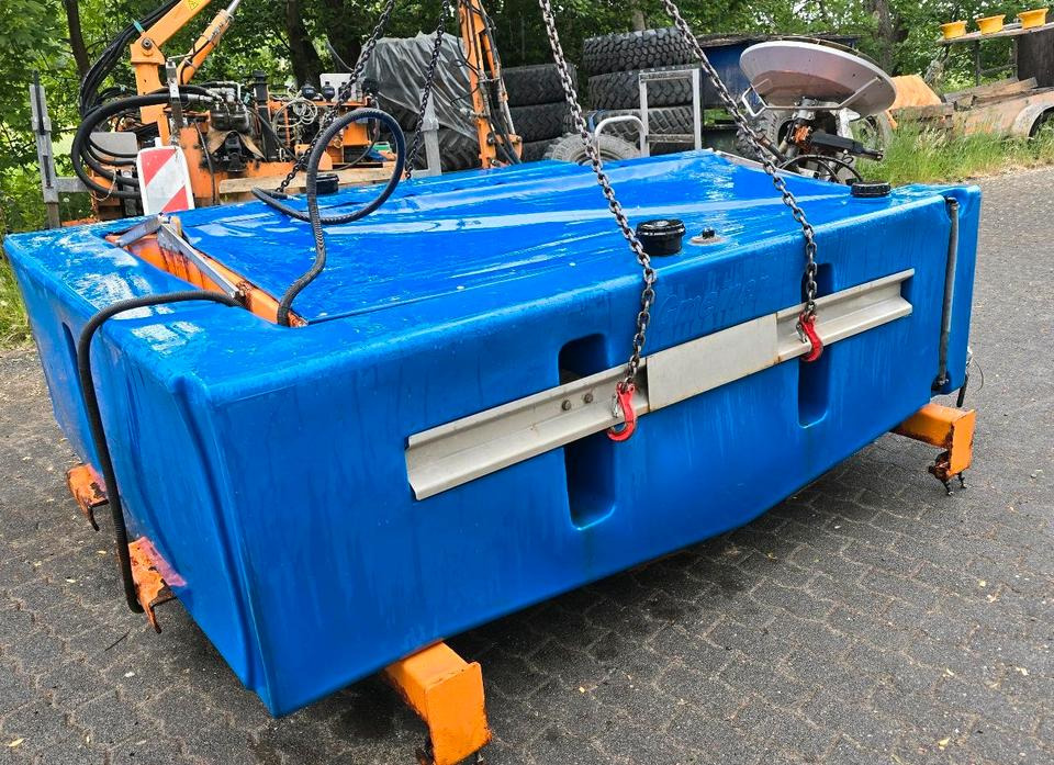 Gmeiner STA 2000 C Salzstreuer für Unimog UGN UGE 424 427 405 U300 U 300 400 500 MERCEDES-BENZ 218 219 318 323 423 427 327 430 429 430 435 Salzsilo Streuautomat Winterdienst - Розкидач піску і cолі: фото 2 Gmeiner STA 2000 C Salzstreuer für Unimog UGN UGE 424 427 405 U300 U 300 400 500 MERCEDES-BENZ 218 219 318 323 423 427 327 430 429 430 435 Salzsilo Streuautomat Winterdienst - Розкидач піску і cолі: фото 2