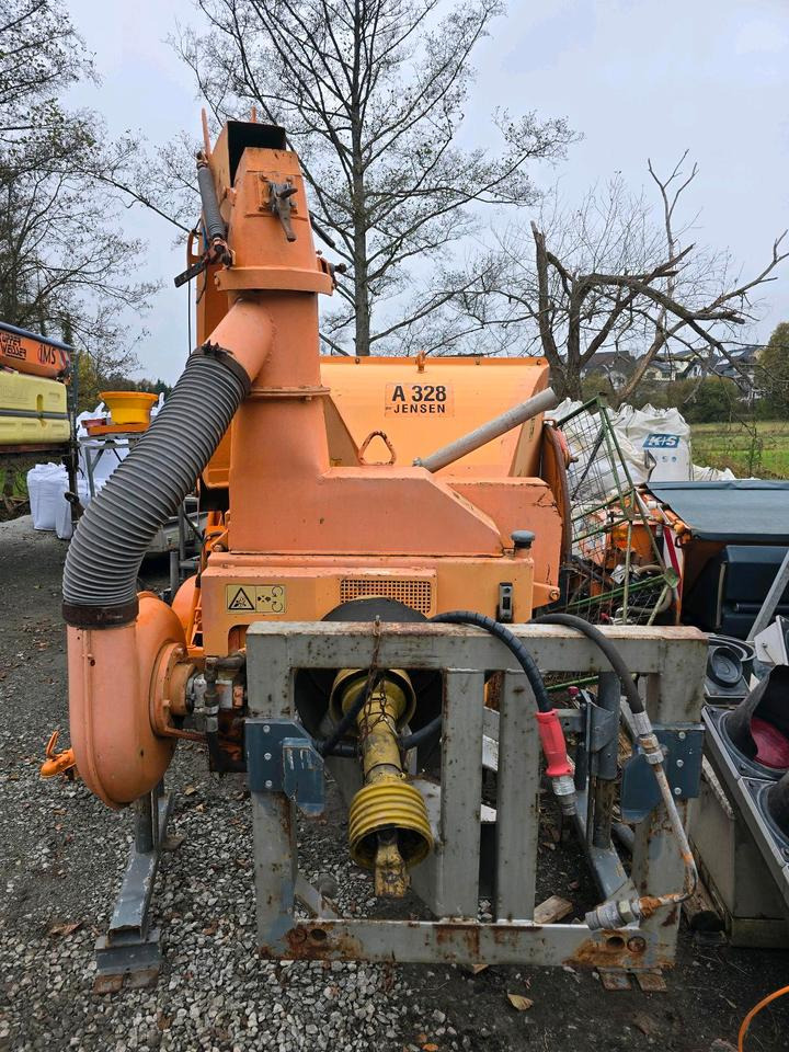 Jensen A328 Holhäcksler Holzhacker Holzschreder passend für Unimog 405 U 300 400 500 527 530 523 - Дробарка для лісництва: фото 3 Jensen A328 Holhäcksler Holzhacker Holzschreder passend für Unimog 405 U 300 400 500 527 530 523 - Дробарка для лісництва: фото 3
