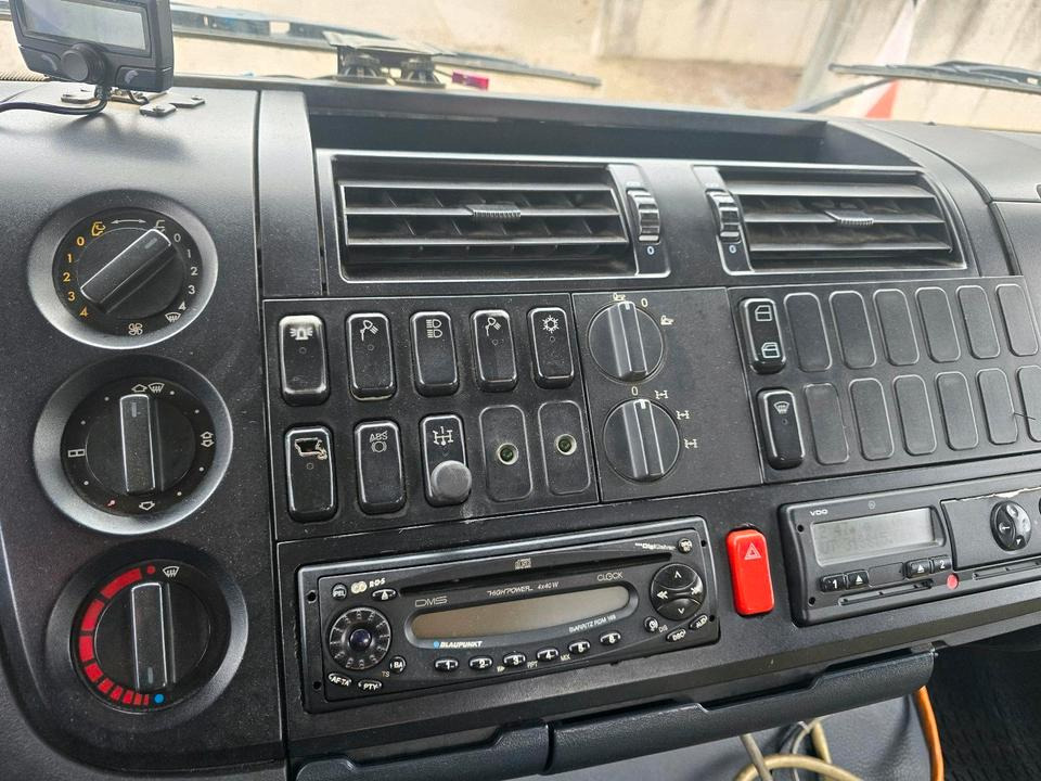 Снігоприбиральна машина Mercedes-Benz Atego 1828 AK Absetzkipper Meiller Schmidt Schneepflug Küpper-Weisser Salzstreuer Allrad: фото 9 Снігоприбиральна машина Mercedes-Benz Atego 1828 AK Absetzkipper Meiller Schmidt Schneepflug Küpper-Weisser Salzstreuer Allrad: фото 9