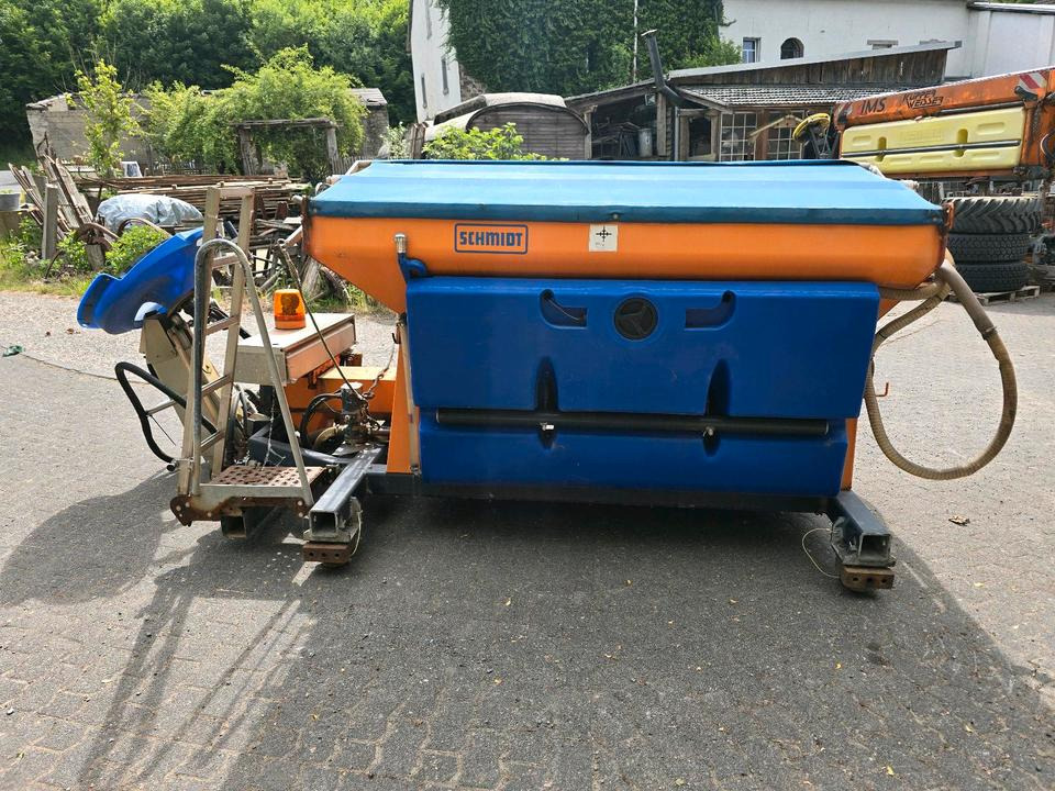 Salzstreuer Stratos S25-21 für Unimog UGN UGE 424 427 405 U300 U 300 400 500 MERCEDES-BENZ 218 219 318 323 423 427 327 430 429 430 435 Salzsilo Streuautomat Winterdienst - Розкидач піску і cолі: фото 5 Salzstreuer Stratos S25-21 für Unimog UGN UGE 424 427 405 U300 U 300 400 500 MERCEDES-BENZ 218 219 318 323 423 427 327 430 429 430 435 Salzsilo Streuautomat Winterdienst - Розкидач піску і cолі: фото 5