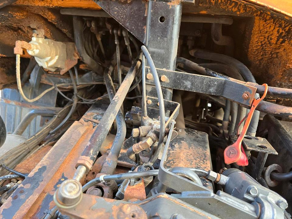 Самоскид вантажівка, Комунальна/ Спеціальна техніка Unimog U1400 bj. 1990 424 427/10  Mercedes-Benz  1400 1600 1200 1000: фото 15