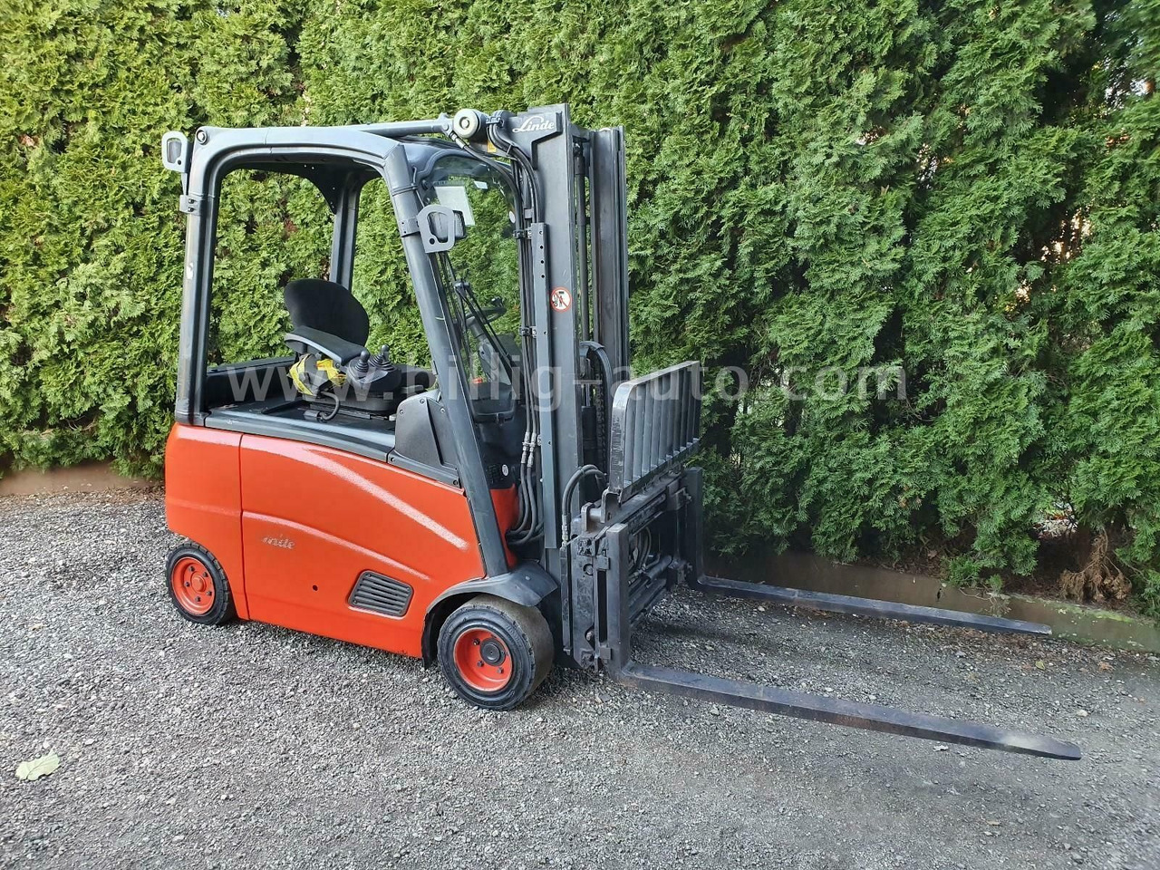 Linde E18 PH 4-Rad Seitenschieber*Zinkenverstellung* - Електронавантажувач: фото 5 Linde E18 PH 4-Rad Seitenschieber*Zinkenverstellung* - Електронавантажувач: фото 5