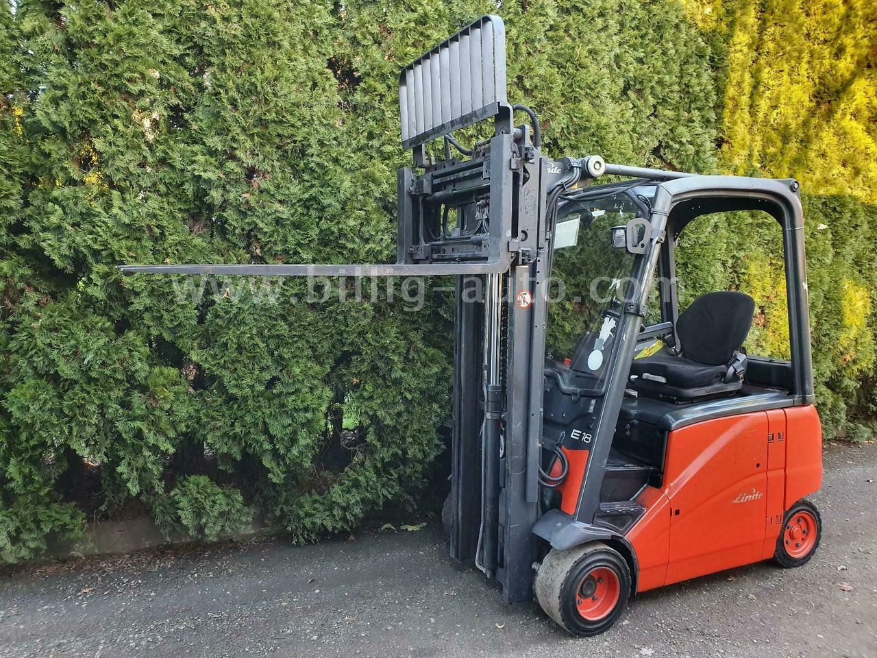 Linde E18 PH 4-Rad Seitenschieber*Zinkenverstellung* - Електронавантажувач: фото 1 Linde E18 PH 4-Rad Seitenschieber*Zinkenverstellung* - Електронавантажувач: фото 1