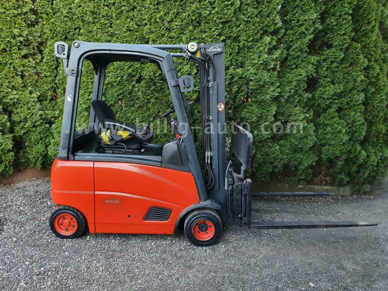 Linde E18 PH 4-Rad Seitenschieber*Zinkenverstellung* - Електронавантажувач: фото 3 Linde E18 PH 4-Rad Seitenschieber*Zinkenverstellung* - Електронавантажувач: фото 3
