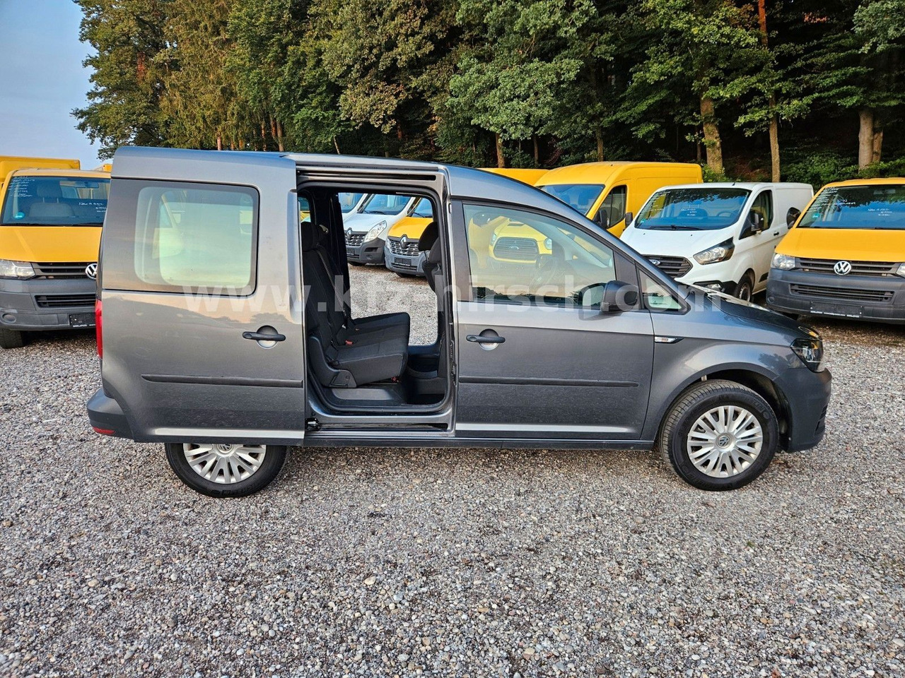 Volkswagen Caddy Temp*Sitzhzg*Navi*Blueth*2xSchiebetüre*1Hd - Пасажирський фургон: фото 3 Volkswagen Caddy Temp*Sitzhzg*Navi*Blueth*2xSchiebetüre*1Hd - Пасажирський фургон: фото 3