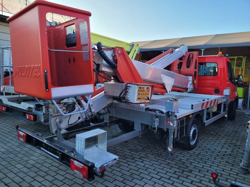 Iveco Daily 35S12 podnośnik koszowy 25 m Multitel MX250 - Автовишка: фото 3 Iveco Daily 35S12 podnośnik koszowy 25 m Multitel MX250 - Автовишка: фото 3