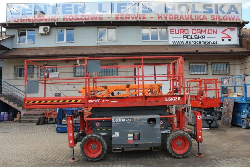 Podnośnik nożycowy 4x4 spalinowy 12 m Skyjack SJ6832RT - Ножичний підйомник: фото 5 Podnośnik nożycowy 4x4 spalinowy 12 m Skyjack SJ6832RT - Ножичний підйомник: фото 5
