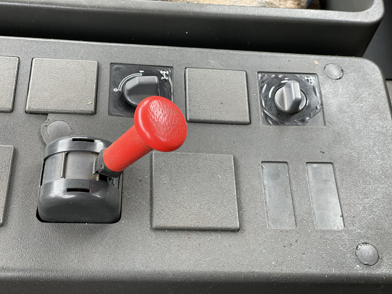 Самоскид вантажівка IVECO EUROCARGO: фото 10 Самоскид вантажівка IVECO EUROCARGO: фото 10