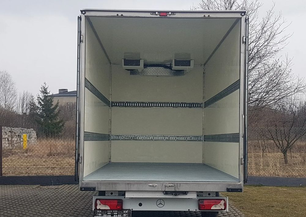 Mercedes-Benz Sprinter CHŁODNIA 8EP IZOTERMA AGREGAT ZANOTTI 4,12x2,15x2,30 KLIMA 314CDI - Фургон-рефрижератор: фото 5 Mercedes-Benz Sprinter CHŁODNIA 8EP IZOTERMA AGREGAT ZANOTTI 4,12x2,15x2,30 KLIMA 314CDI - Фургон-рефрижератор: фото 5