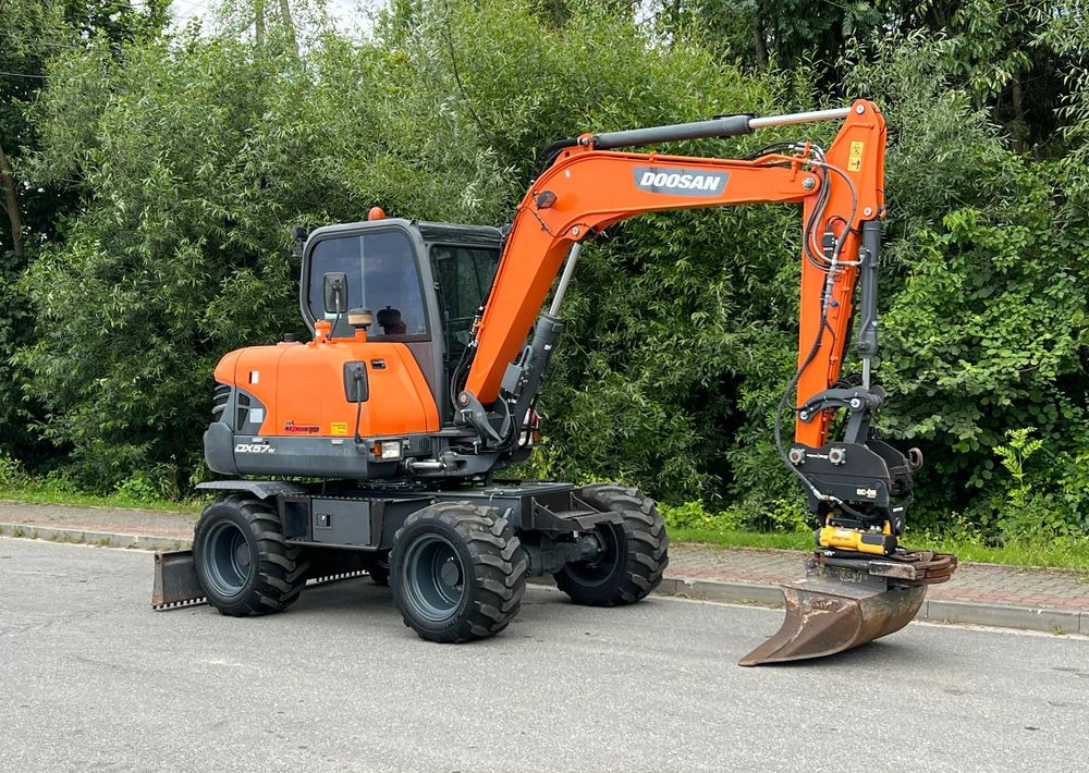 Doosan DOOSAN DX57W *ROTOTILT* 2200 Motogodzin * Jak Nowa * Sprowadzona * Stan Perfekcyjny - Колісний екскаватор: фото 2 Doosan DOOSAN DX57W *ROTOTILT* 2200 Motogodzin * Jak Nowa * Sprowadzona * Stan Perfekcyjny - Колісний екскаватор: фото 2