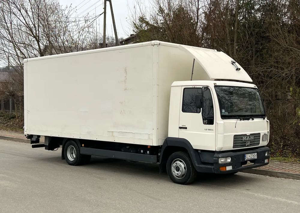 MAN MAN 8-180 KONTENER WINDA ZAŁADOWCZA - Вантажівка з закритим кузовом: фото 2 MAN MAN 8-180 KONTENER WINDA ZAŁADOWCZA - Вантажівка з закритим кузовом: фото 2