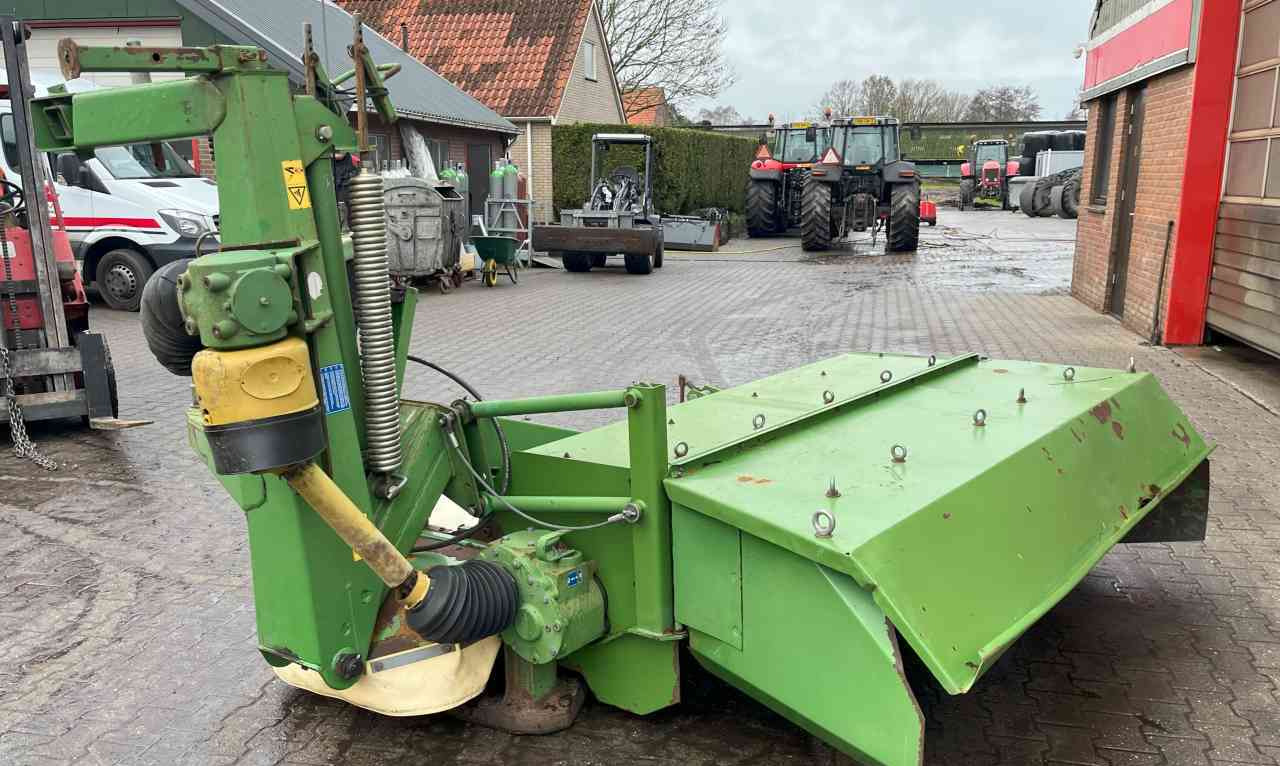 Krone Easycut 280 CV achtermaaier schijvenmaaier kneuzer weidebouwmachines - Косарка: фото 3 Krone Easycut 280 CV achtermaaier schijvenmaaier kneuzer weidebouwmachines - Косарка: фото 3