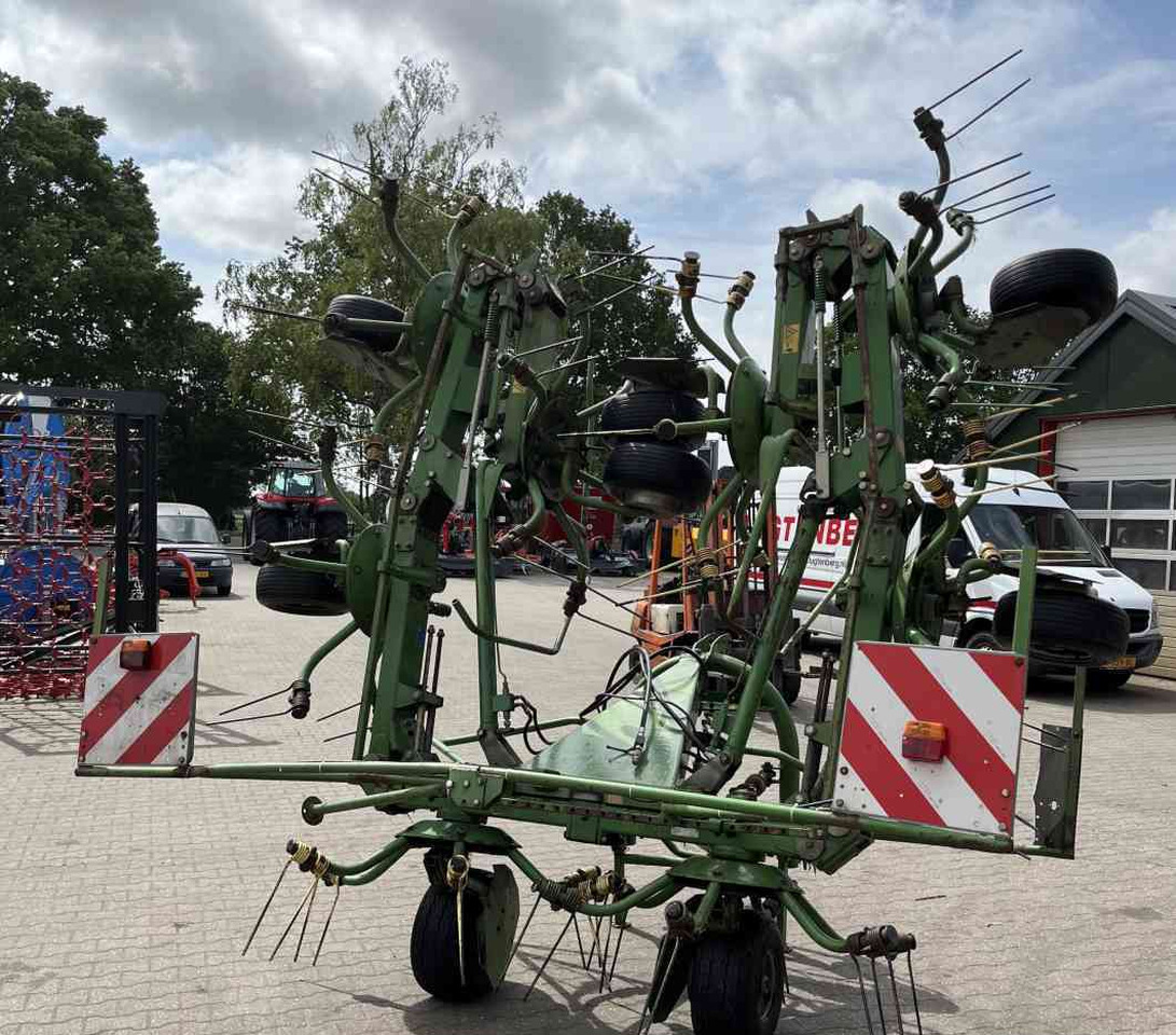 Krone KW 8.80/8 Schudder Tedder Kreiselheuer weidebouwmachines - Сіноворушилка: фото 4 Krone KW 8.80/8 Schudder Tedder Kreiselheuer weidebouwmachines - Сіноворушилка: фото 4
