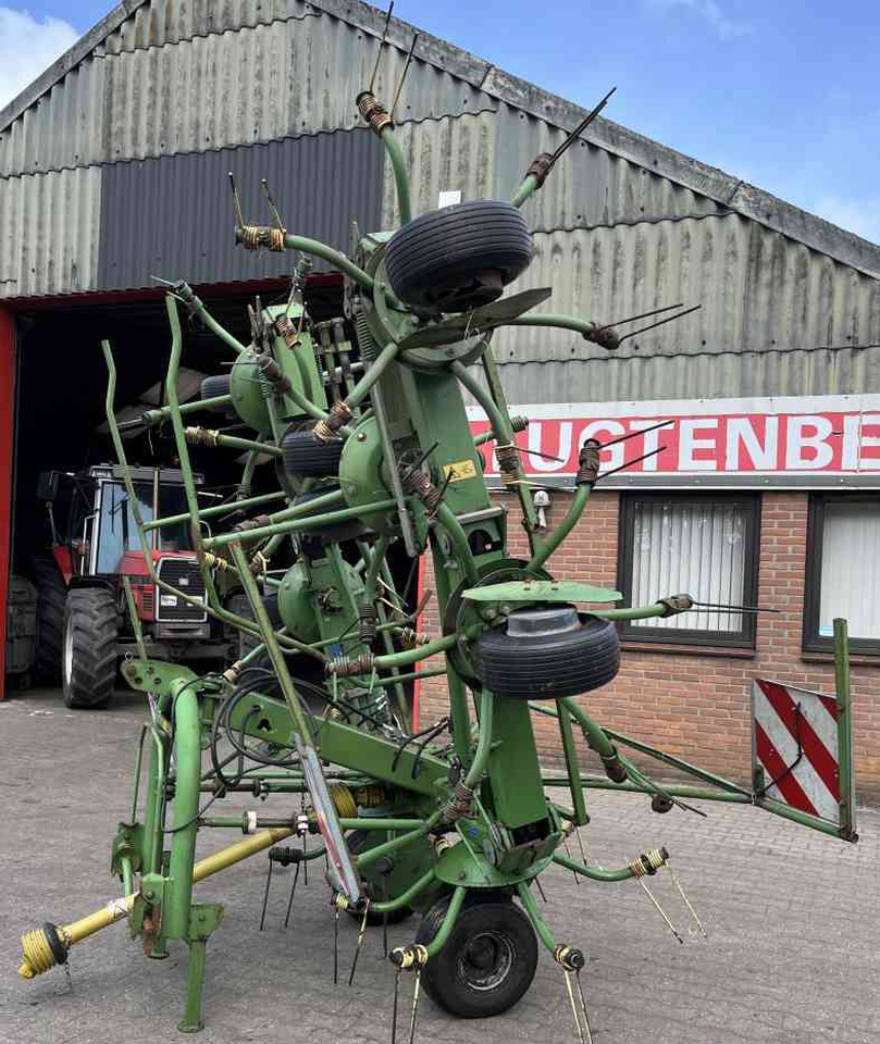 Krone KW 8.80/8 Schudder Tedder Kreiselheuer weidebouwmachines - Сіноворушилка: фото 3 Krone KW 8.80/8 Schudder Tedder Kreiselheuer weidebouwmachines - Сіноворушилка: фото 3