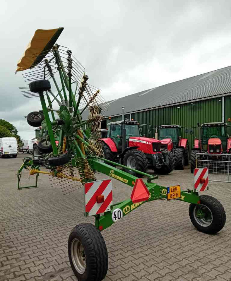 Krone Swadro 807 - Сіноворушилка: фото 3 Krone Swadro 807 - Сіноворушилка: фото 3