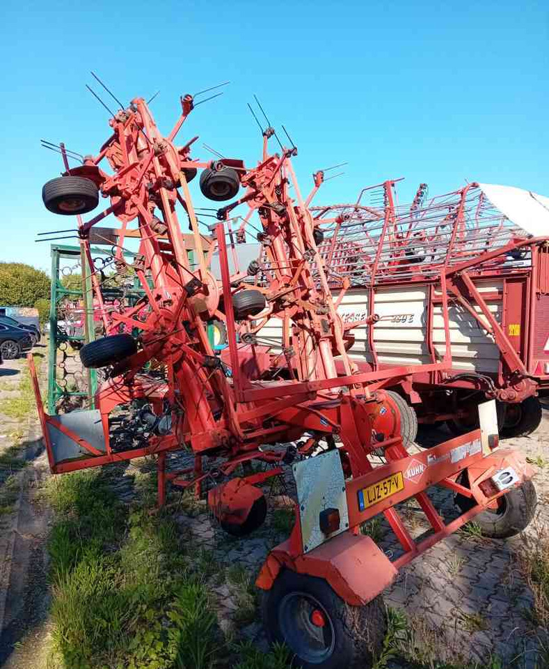 Kuhn GF10601TO schudder, weidebouwmachines - Сіноворушилка: фото 2 Kuhn GF10601TO schudder, weidebouwmachines - Сіноворушилка: фото 2