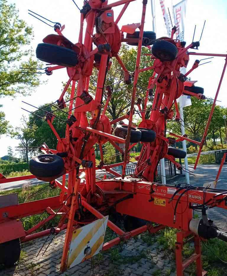 Kuhn GF10601TO schudder, weidebouwmachines - Сіноворушилка: фото 4 Kuhn GF10601TO schudder, weidebouwmachines - Сіноворушилка: фото 4