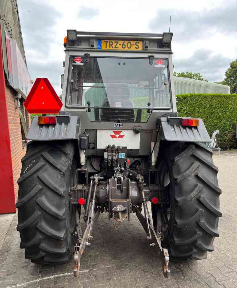 Massey Ferguson 390 2WD Tractoren - Трактор: фото 5 Massey Ferguson 390 2WD Tractoren - Трактор: фото 5