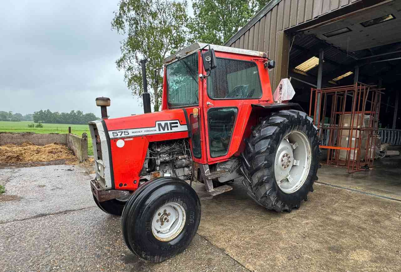 Massey Ferguson 575 - Трактор: фото 1 Massey Ferguson 575 - Трактор: фото 1