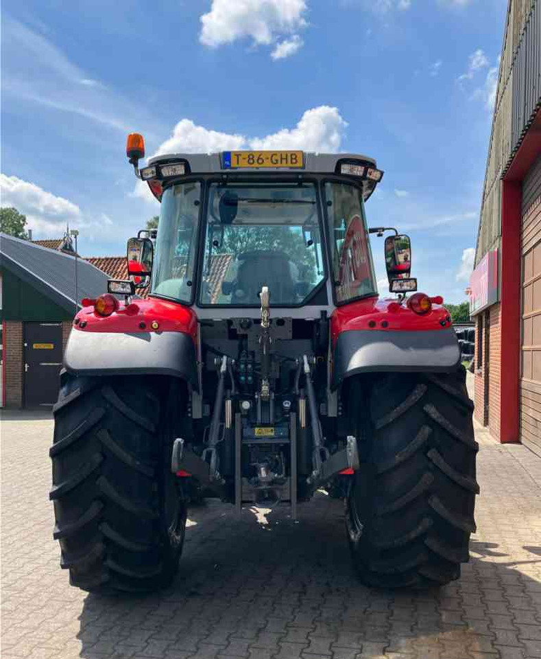 Massey Ferguson 5S.125 Dyna-4 Essential tractoren. - Трактор: фото 5 Massey Ferguson 5S.125 Dyna-4 Essential tractoren. - Трактор: фото 5