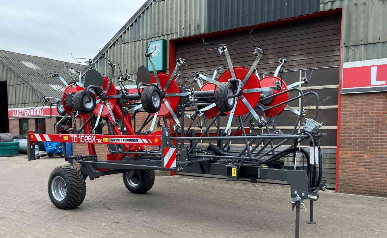 Massey Ferguson TD 1028X TRC Haaktandschudder Lely Lotus weidebouwmachines. - Сіноворушилка: фото 1 Massey Ferguson TD 1028X TRC Haaktandschudder Lely Lotus weidebouwmachines. - Сіноворушилка: фото 1