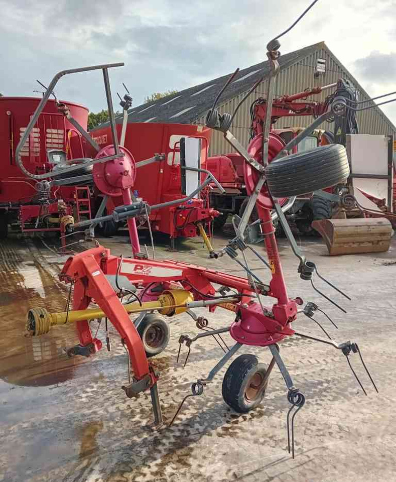 PZ Fanex 532 - Сіноворушилка: фото 1 PZ Fanex 532 - Сіноворушилка: фото 1